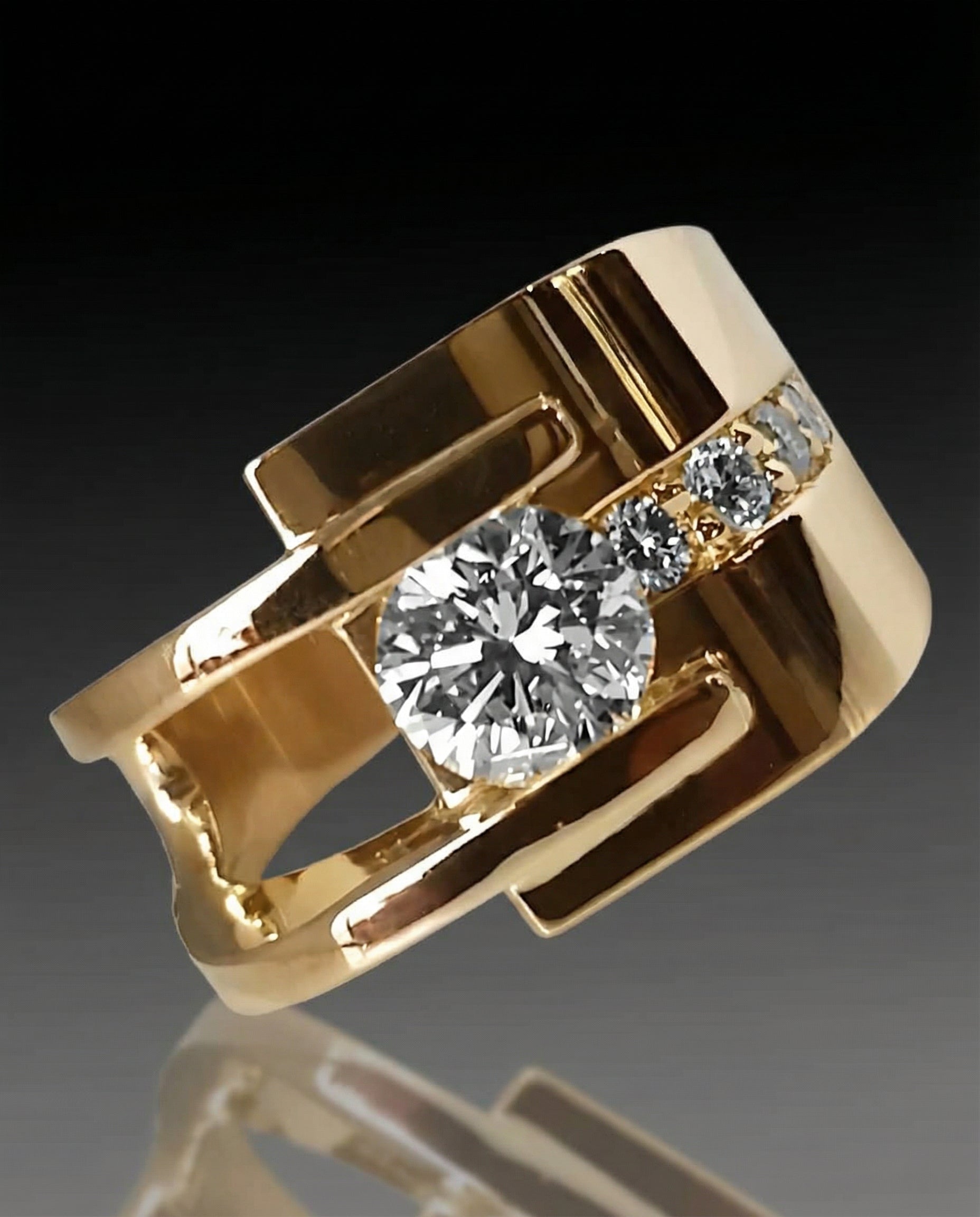 ANILLO VINTAGE DORADO IRREGULAR CON CIRCONIA